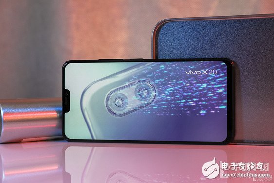 vivo x20采用了2x1200万像素前置摄像头和2x1200万像素 500万像素的