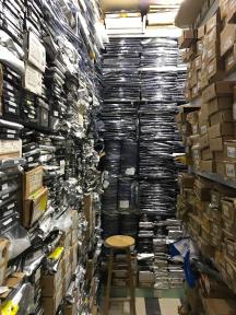 点击查看大图 深圳市福田区新亚洲电子市场二期安戴尔电子商行实景