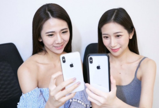 FaceDiary App可以让使用者整型前先通过手机AR换脸试看整容效果