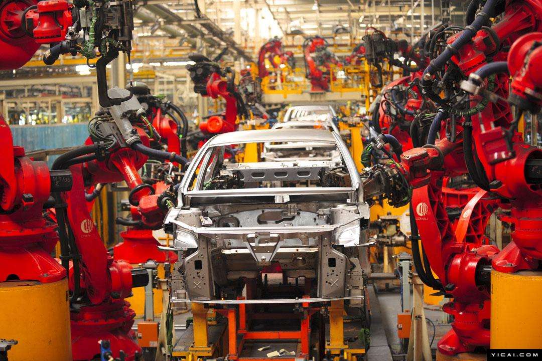 重庆金康新能源汽车公司,用800机器人上阵现实智能汽车厂自动化