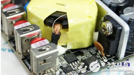 小米4口USB充电器完全可以替代原装充电器，售价69元