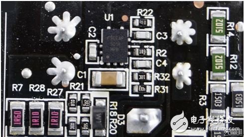 小米4口USB充电器完全可以替代原装充电器，售价69元