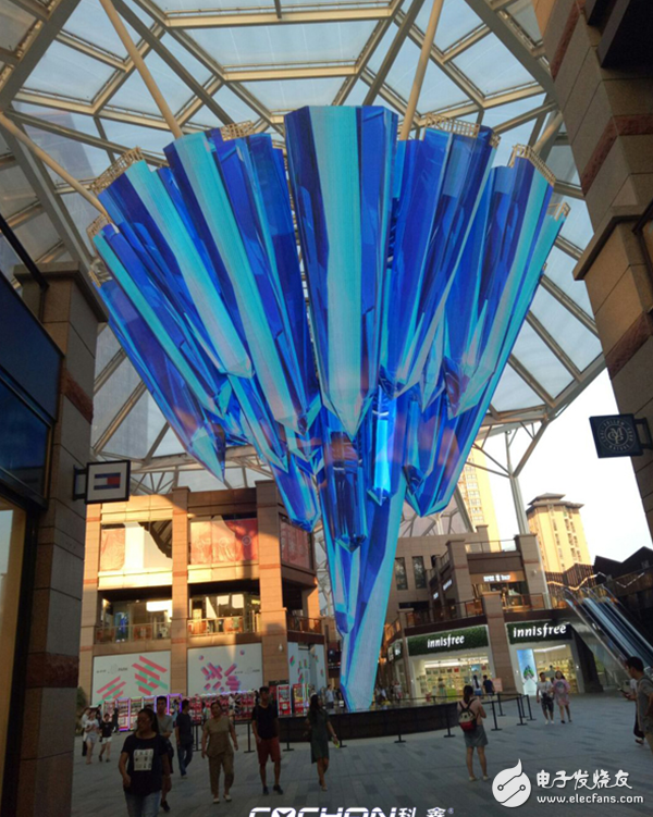 3DLED显示屏引爆朋友圈_水晶造型LED屏现身西安!