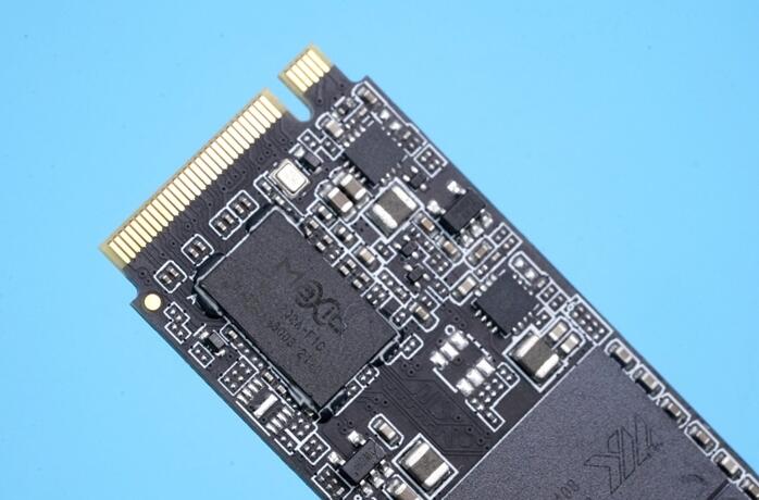PCIe 3.0 SSD中的战斗机！长江存储致态TiPlus5000 1TB评测