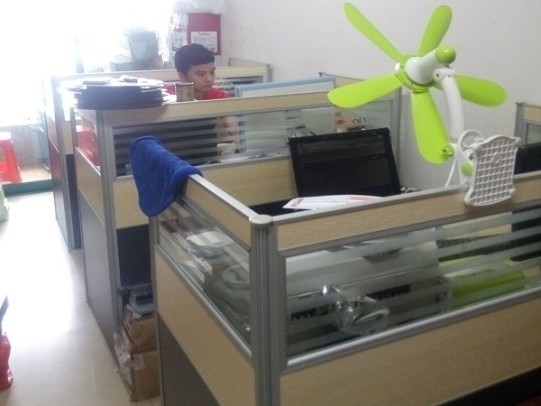 深圳市荣利万佳电子有限公司展示图2