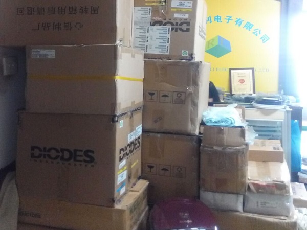 深圳市荣利万佳电子有限公司展示图3